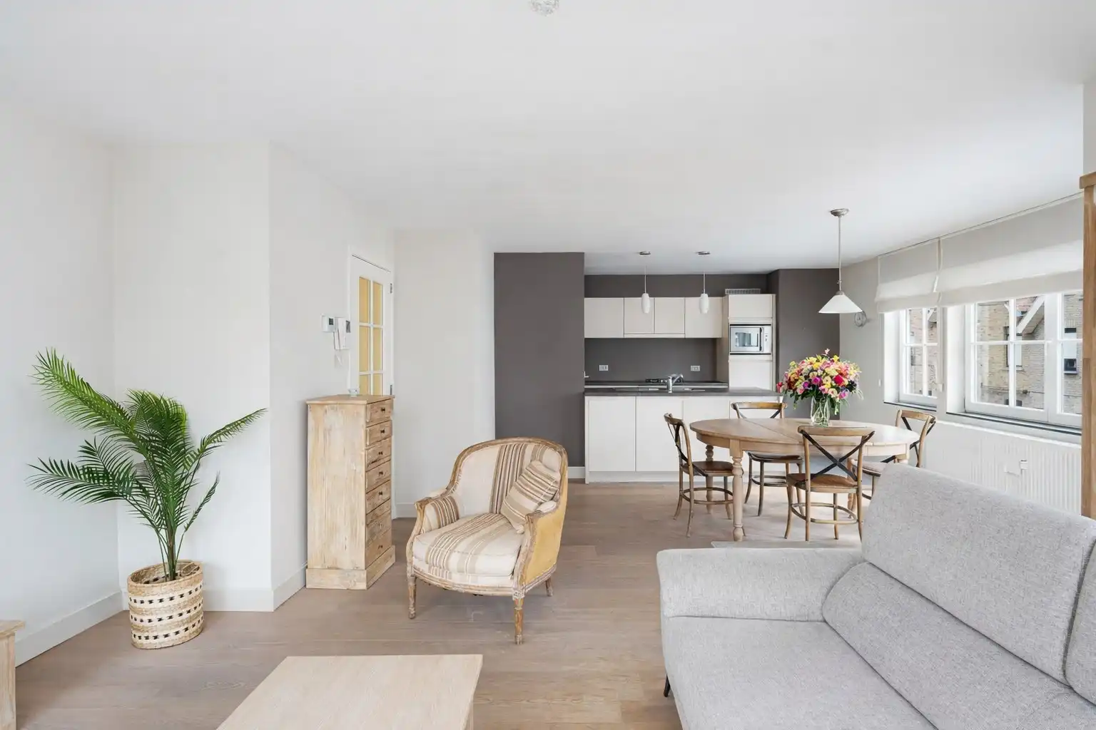 Knap appartement in een recent gebouw te Knokke foto {{pictureIndex}}