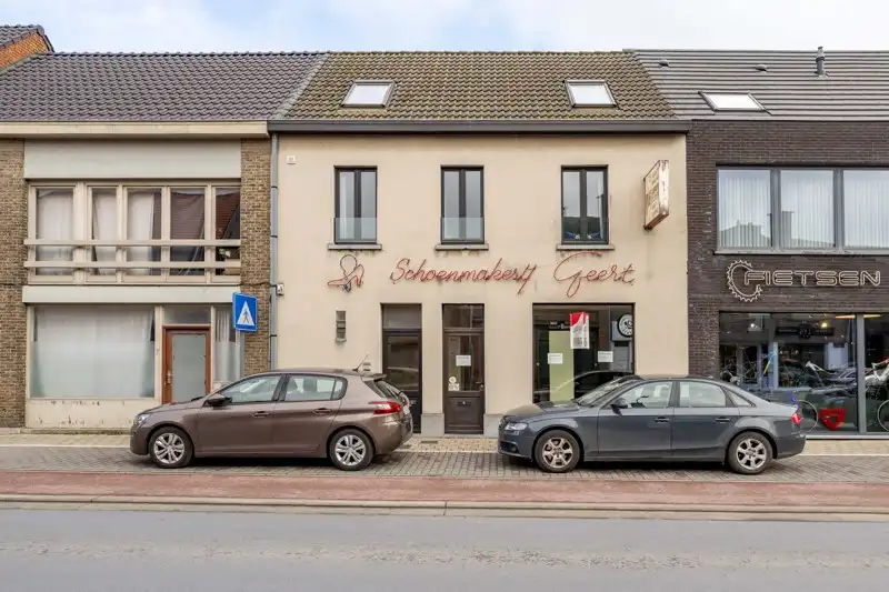 Commerciële ruimte / kantoorruimte in het centrum van Sint-Eloois-Vijve! foto 13