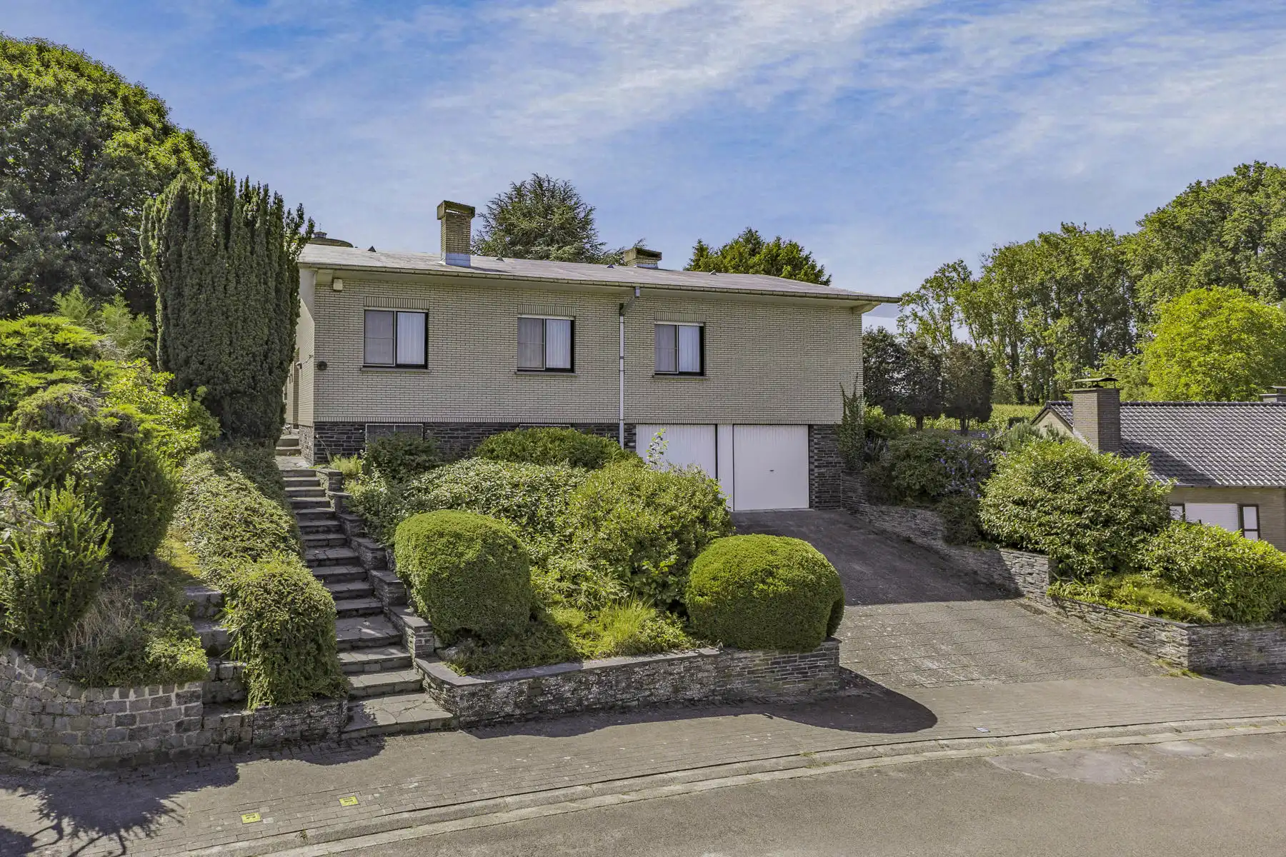 Uiterst residentieel gelegen villa met 3 slaapkamers foto {{pictureIndex}}