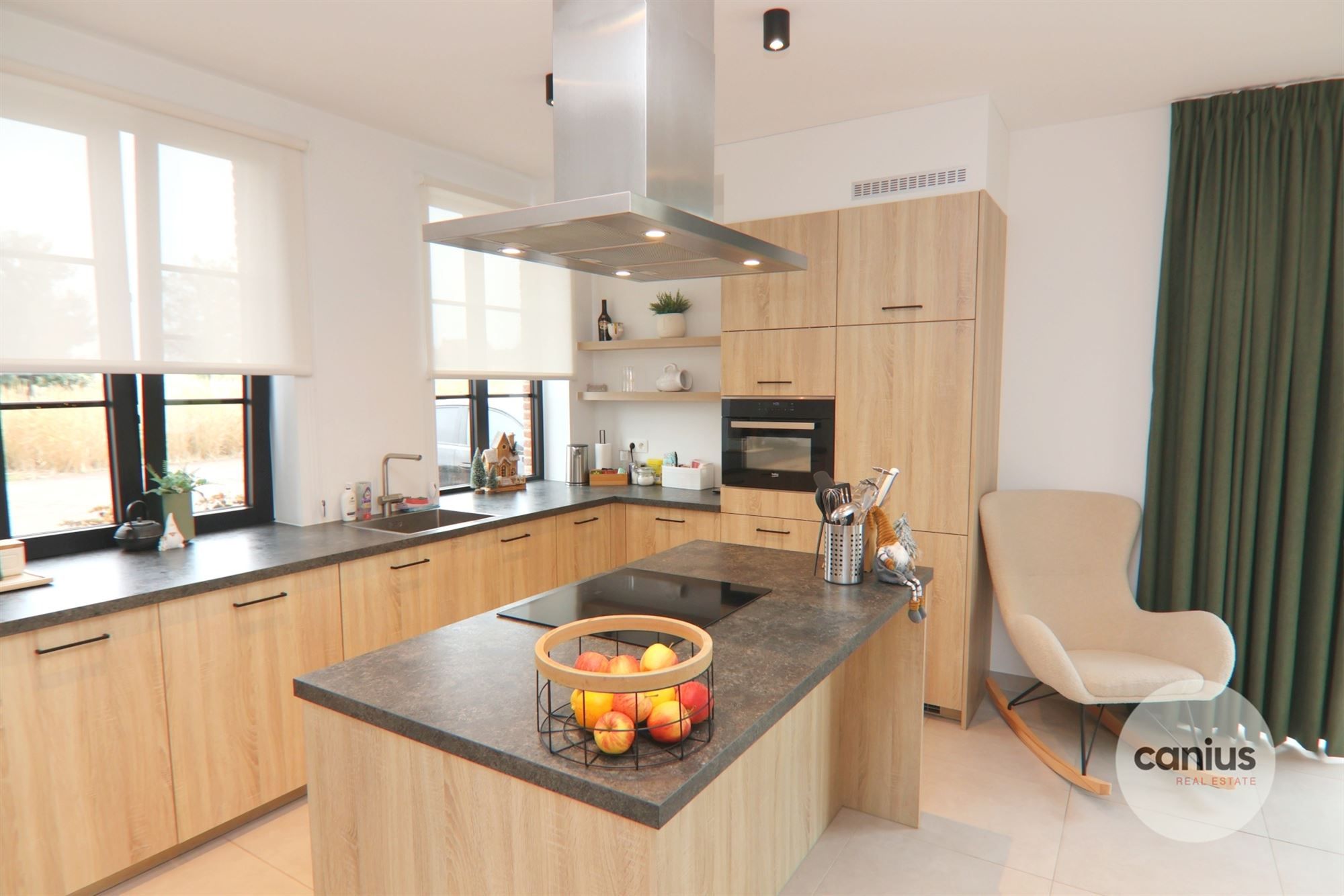 RUSTIG GELEGEN WONING MET 3 SLKS foto 2