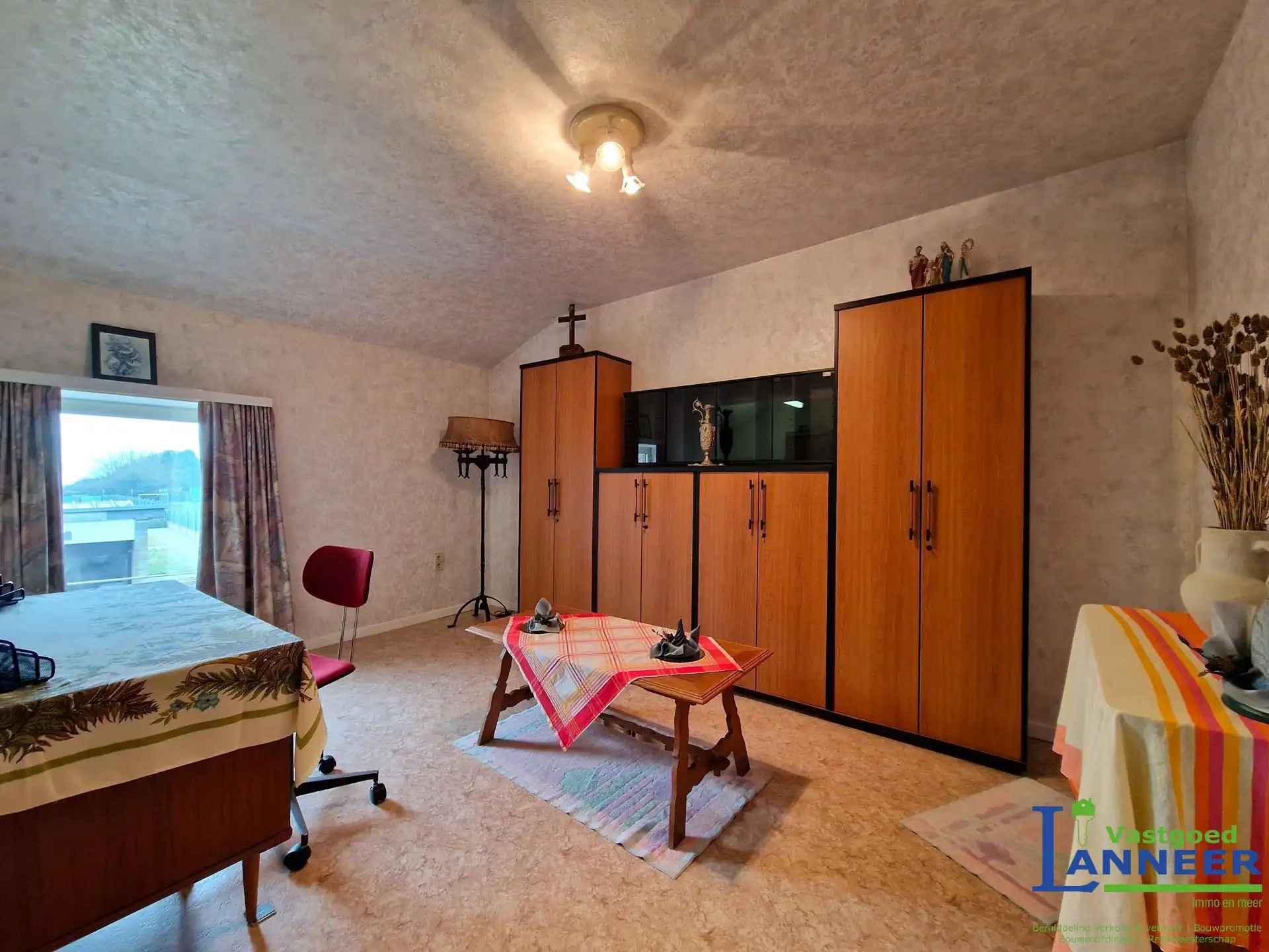 Woning met grote garage, 4 slpkmrs en diverse bijgebouwen foto 17