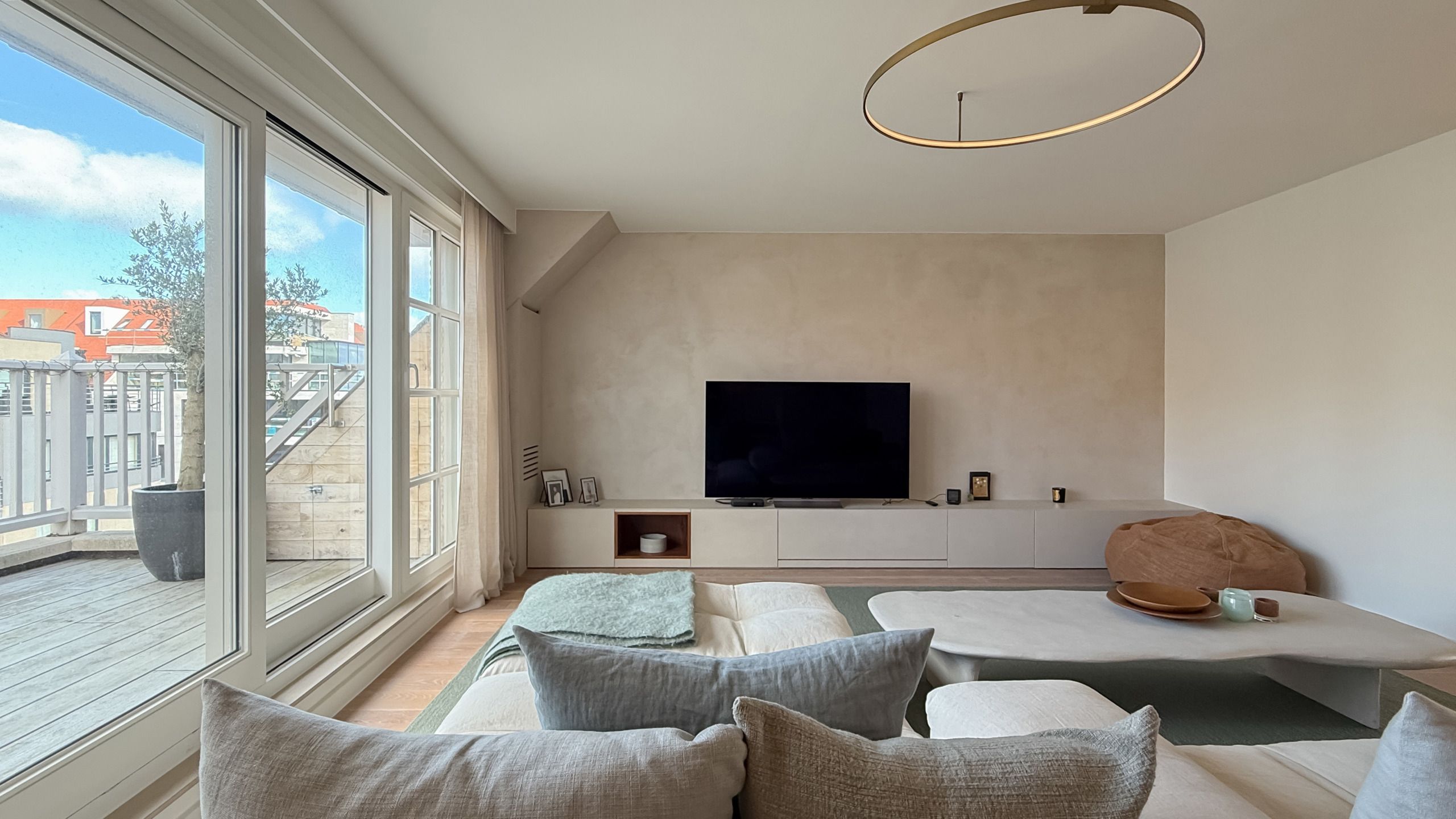 Stijlvol gerenoveerd duplexappartement / centrum van Knokke. foto 7