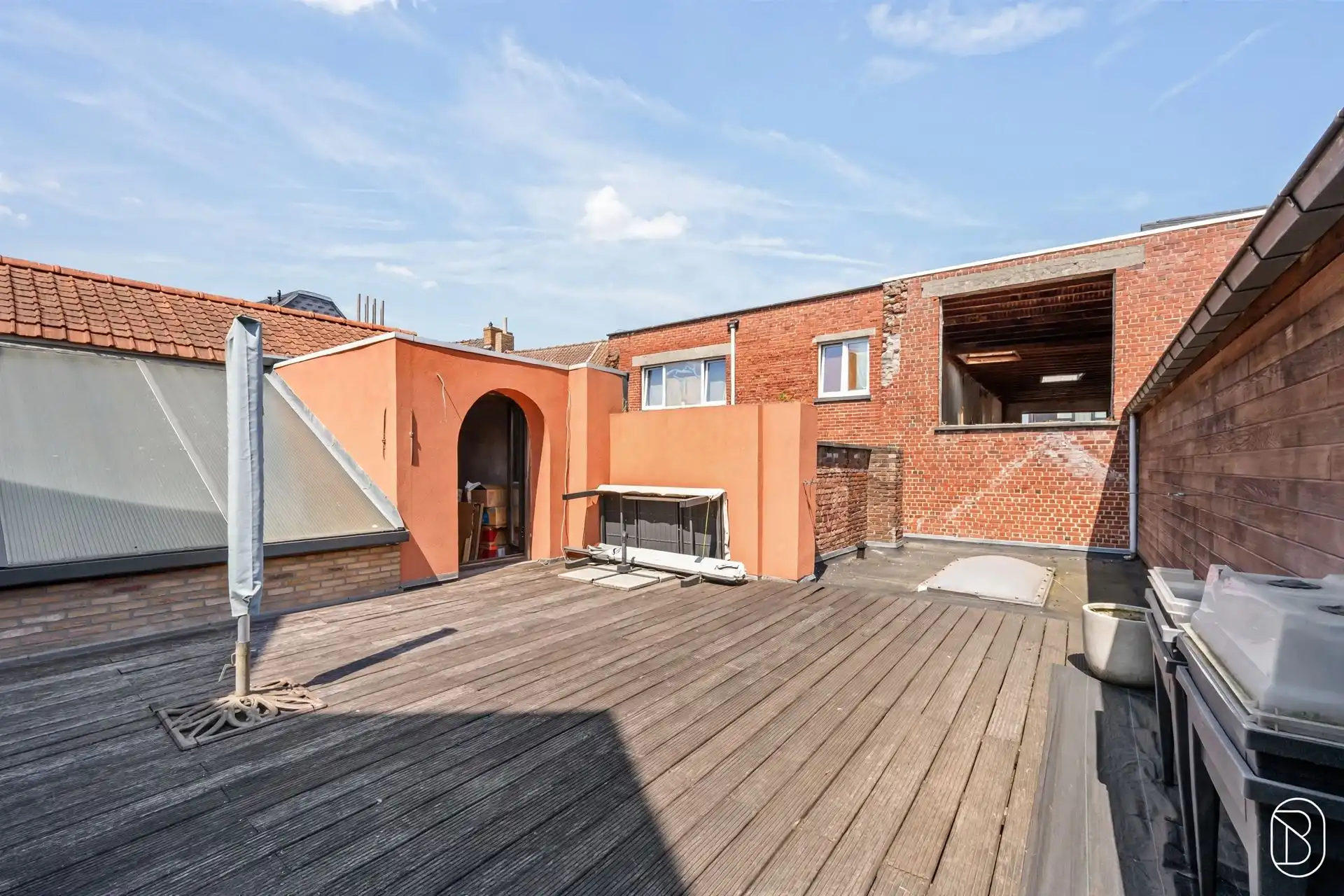 Toffe loft met aangenaam terras.  foto 4
