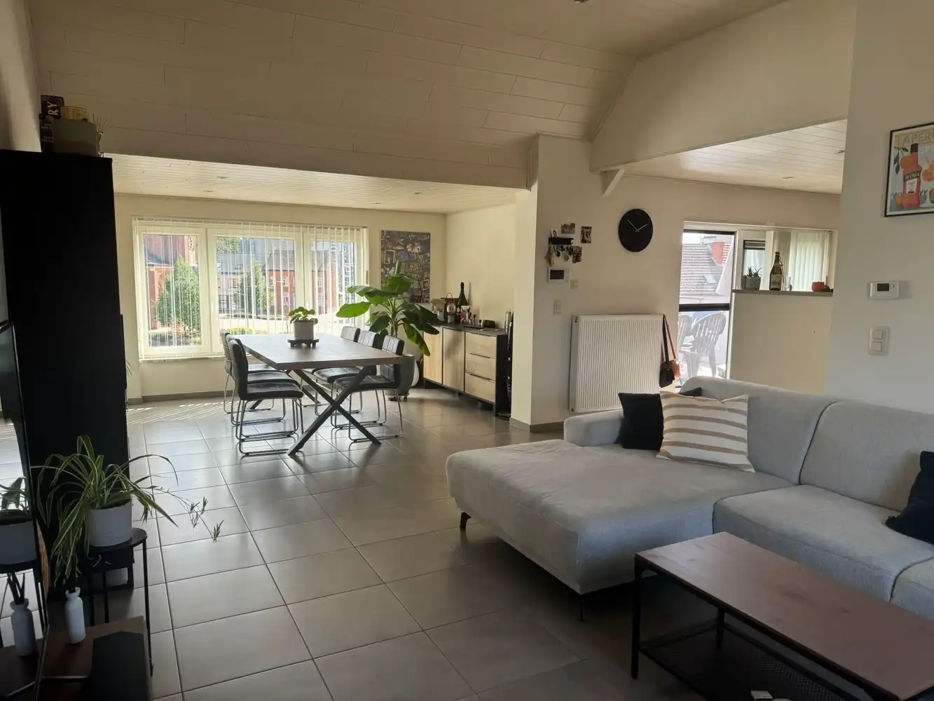 Appartement met 2 slaapkamers, terras en autostandplaats in centrum Paal foto 4