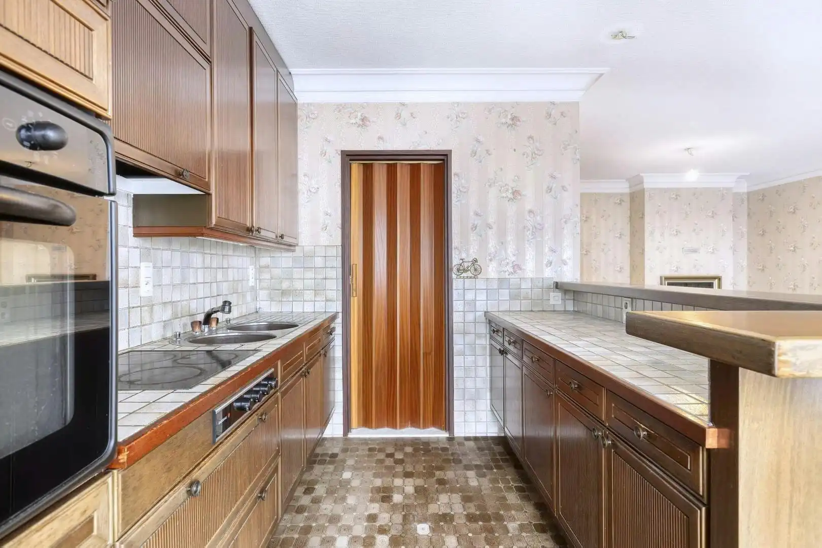 Appartement te koop in Hoboken met 2 slaapkamers, terras en autostaanplaats. foto 6