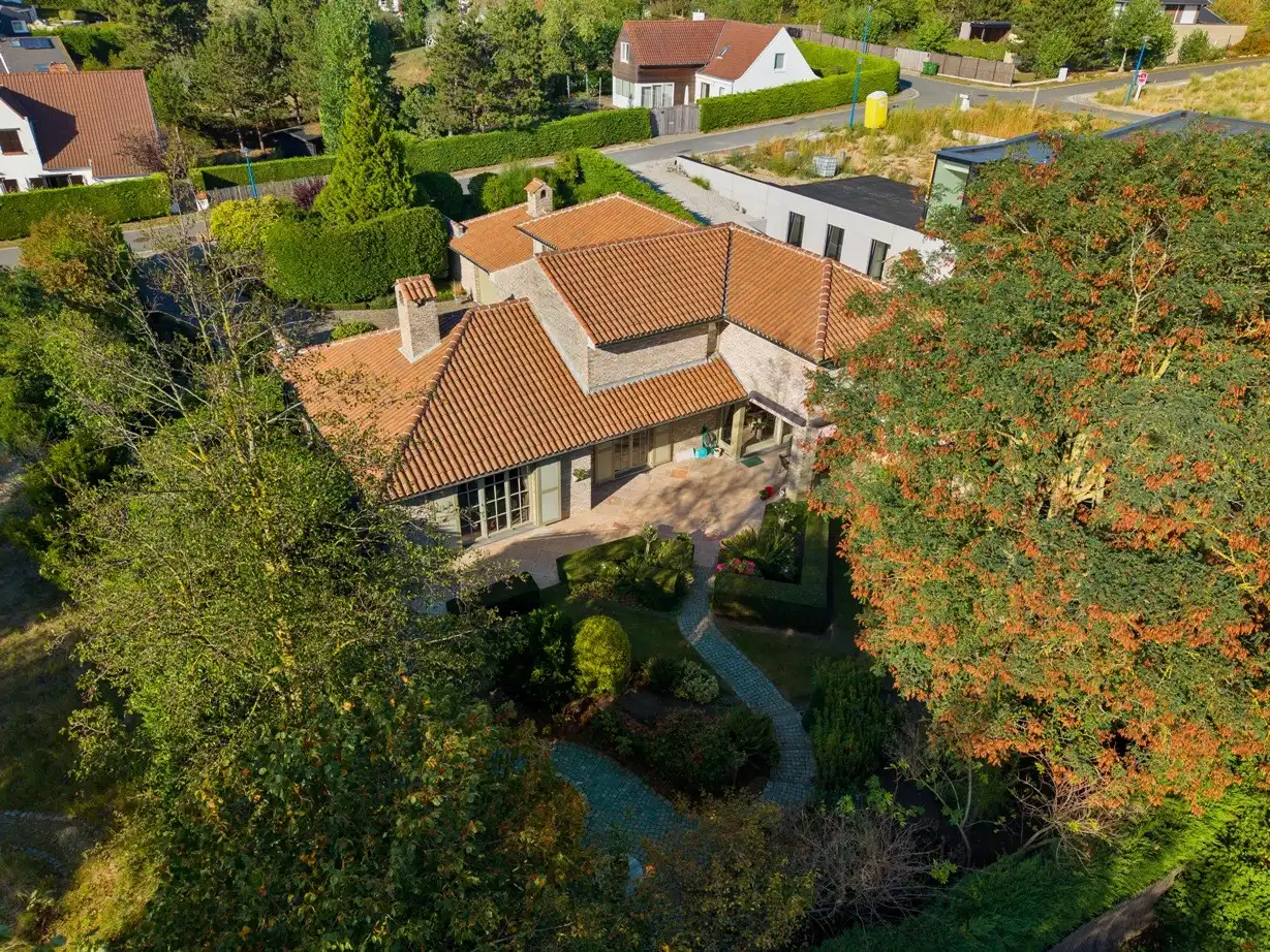 Exclusieve Spaanse villa welgelegen nabij de duinen en de zee. foto 4