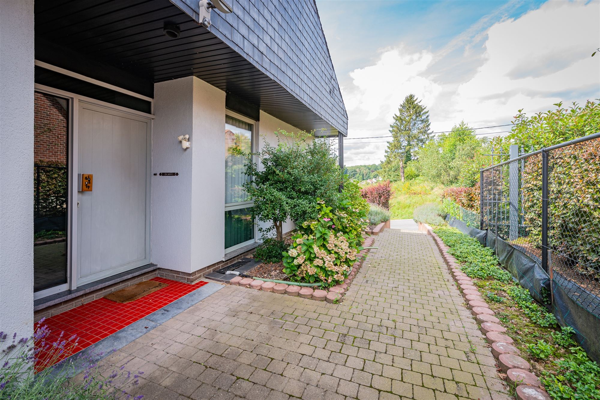 Ruime viergevelwoning met 4 slaapkamers en garage foto 32