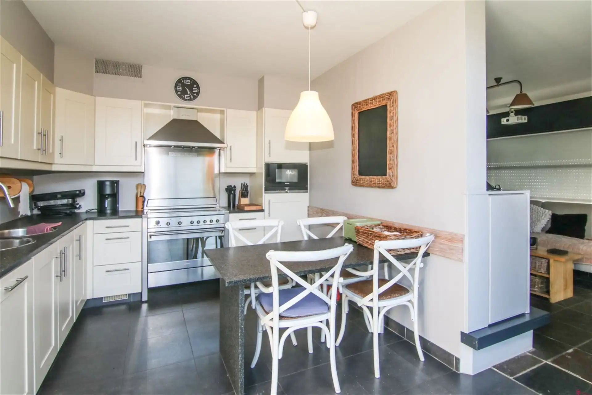 woning met verzorgd magazijn foto 10