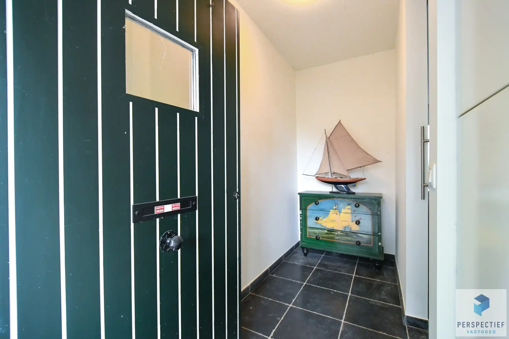 BEZOEKMOMENT VRIJDAG 13/02 VAN 16U30 TOT 18U | Hoogwaardig gerenoveerde stadswoning met prachtig zicht op de Coupure haven foto 5