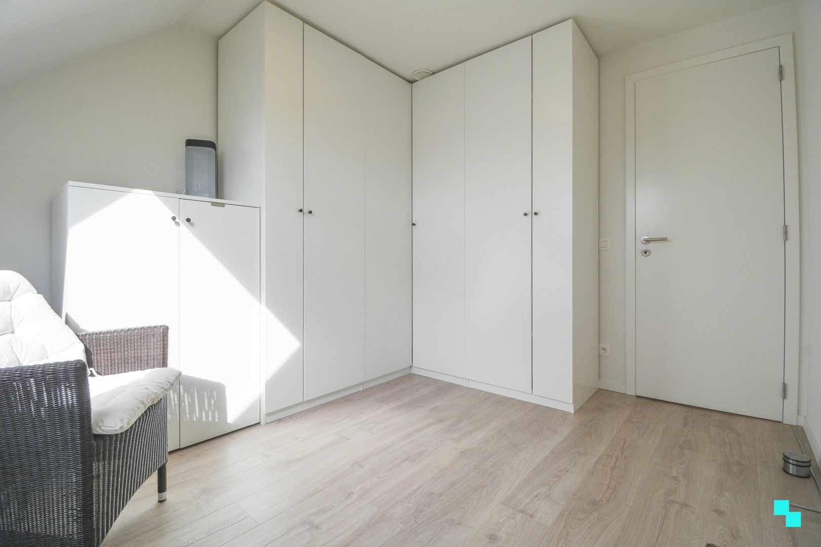 Aantrekkelijke, halfopen nieuwbouwwoning te Roeselare foto 21