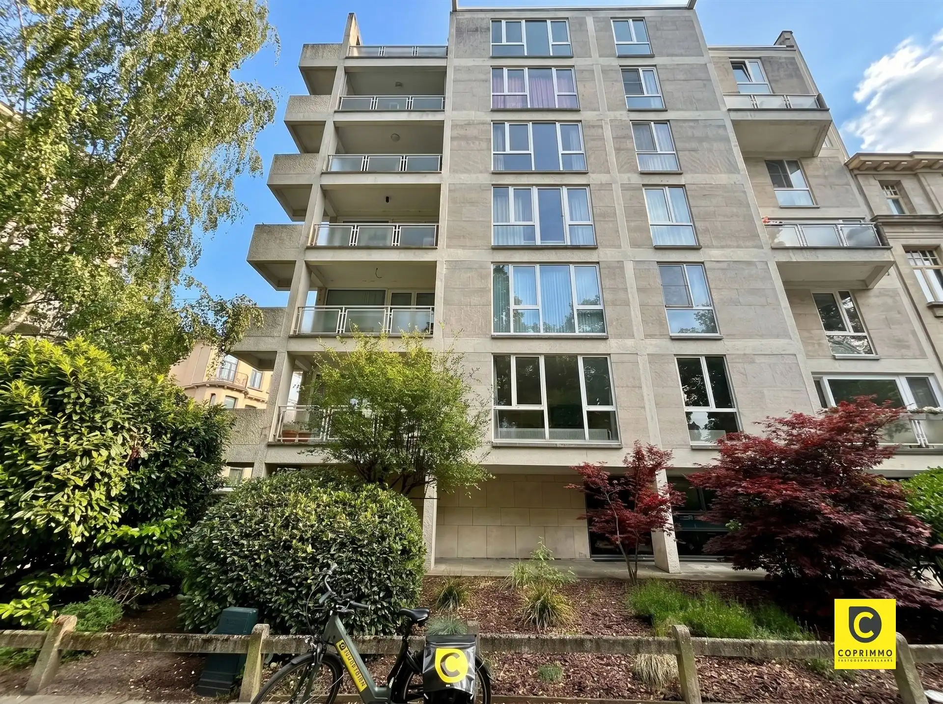 Instapklaar 3 slaapkamer appartement met zonnig terras, kelder en fietsenberging foto 18
