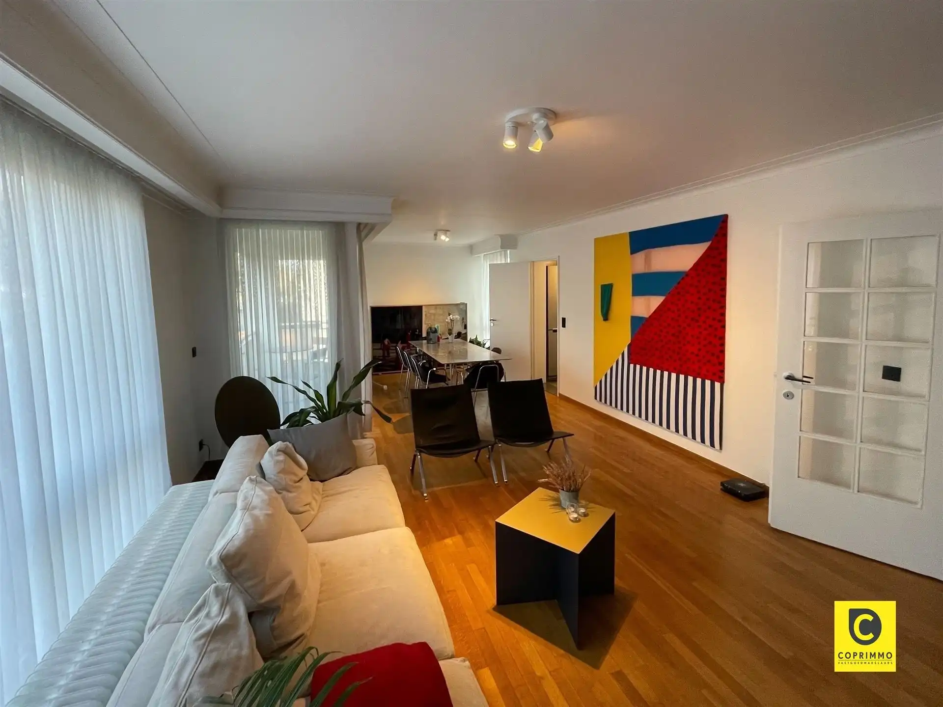 Instapklaar 3 slaapkamer appartement met zonnig terras, kelder en fietsenberging foto 18