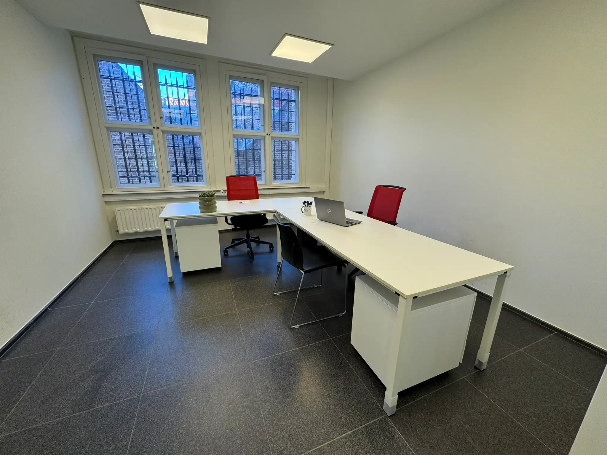 Kantoor voor startende ondernemers foto {{pictureIndex}}