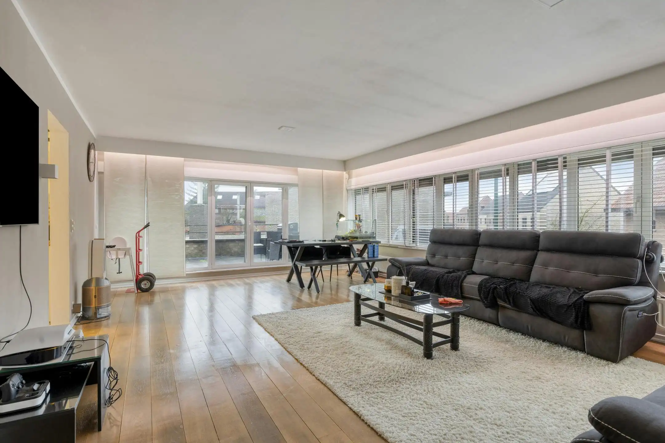 Appartement met drie slaapkamers en garage te koop! foto 5