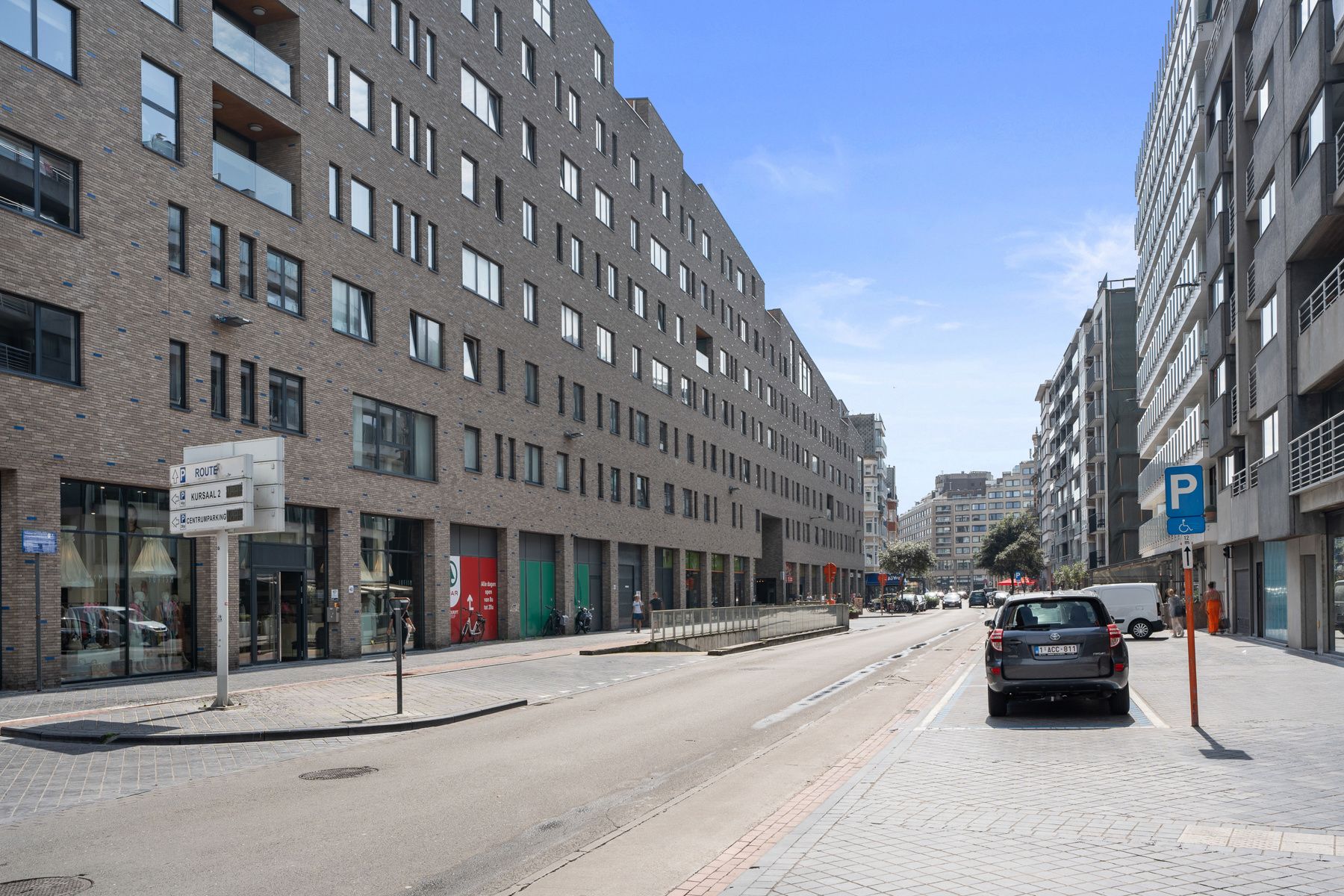 Pitta zaak met 2 slpk appartement op toplocatie in Oostende  foto 4