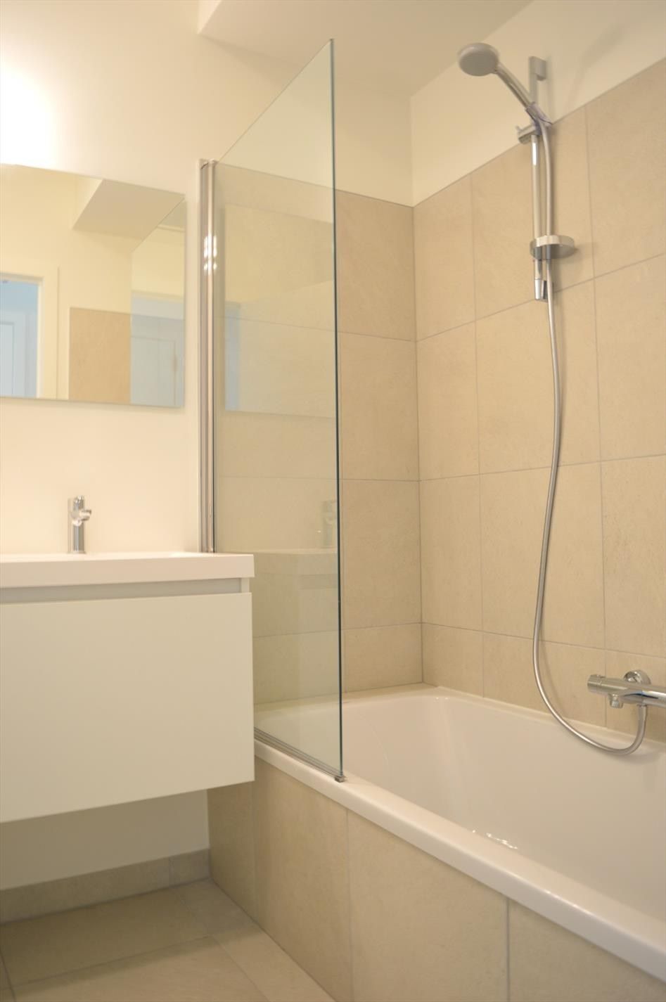 Recent 2 slaapkamer appartement met terras in hartje Gullegem  foto 9