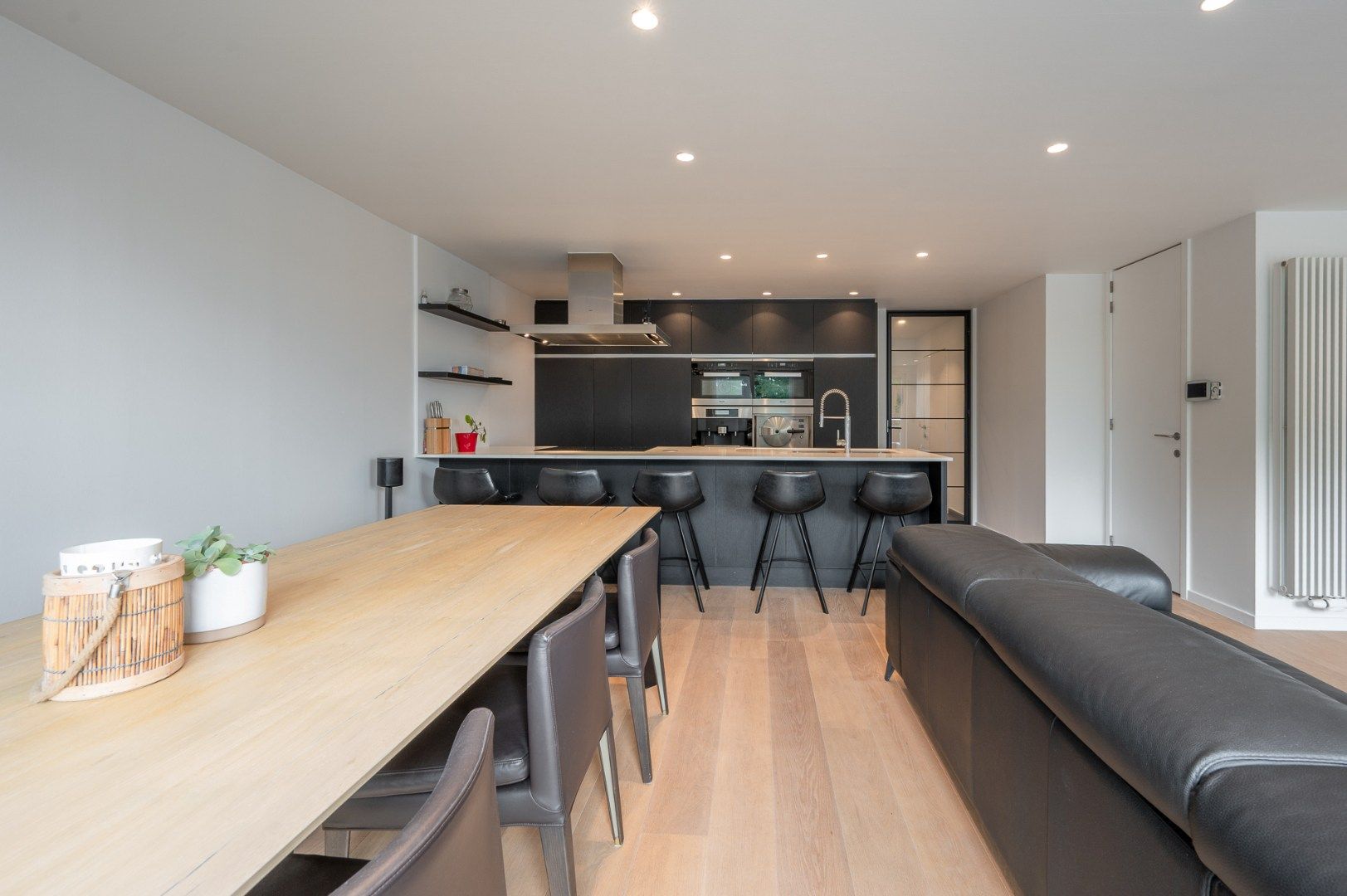 Mooi appartement met 2 slaapkamers en groot terras. foto 4