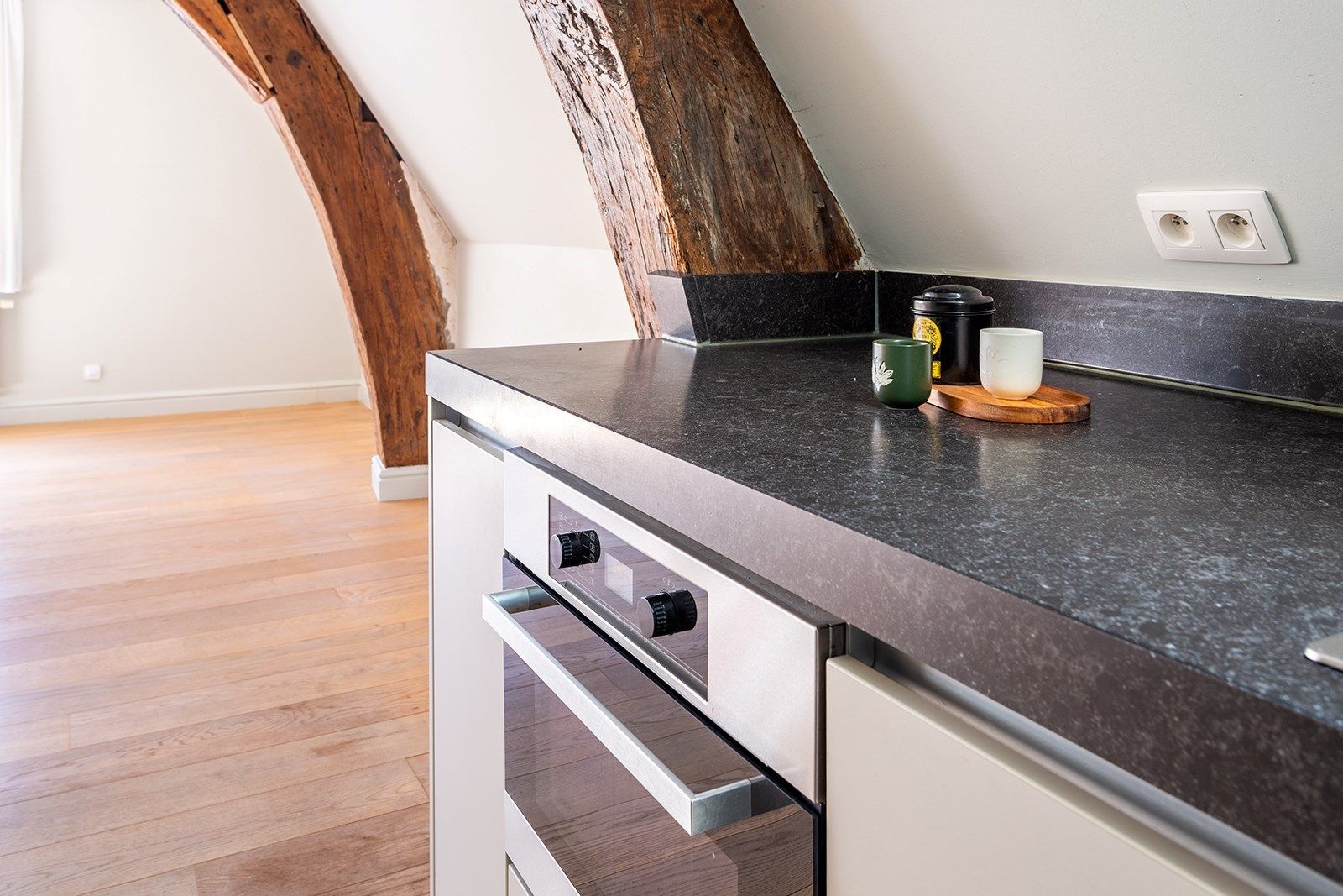 Historisch wonen in de Stad met eigen autostaanplaats foto 11