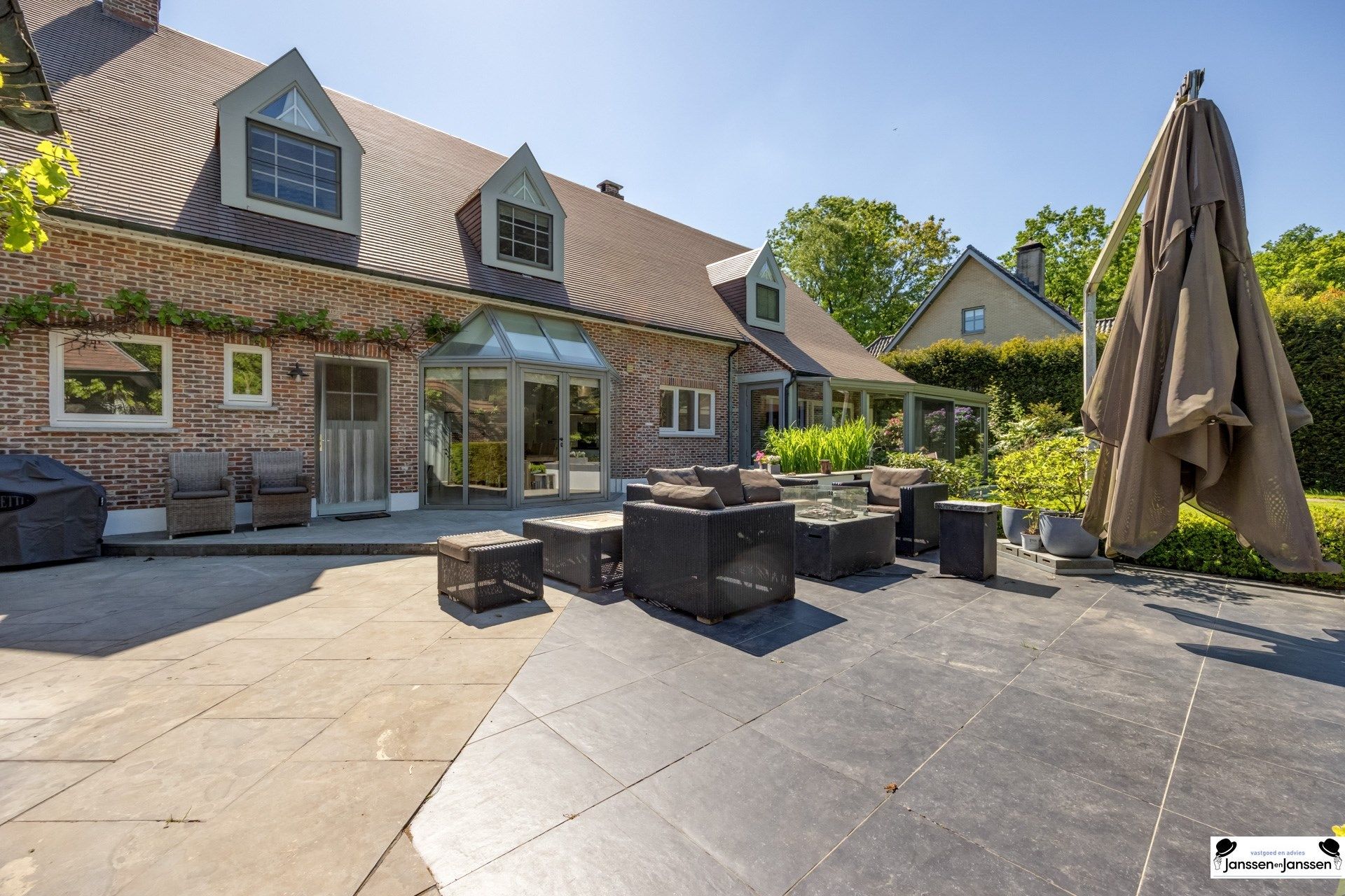 Exclusieve villa met zwembad en kantoorruimte foto 29