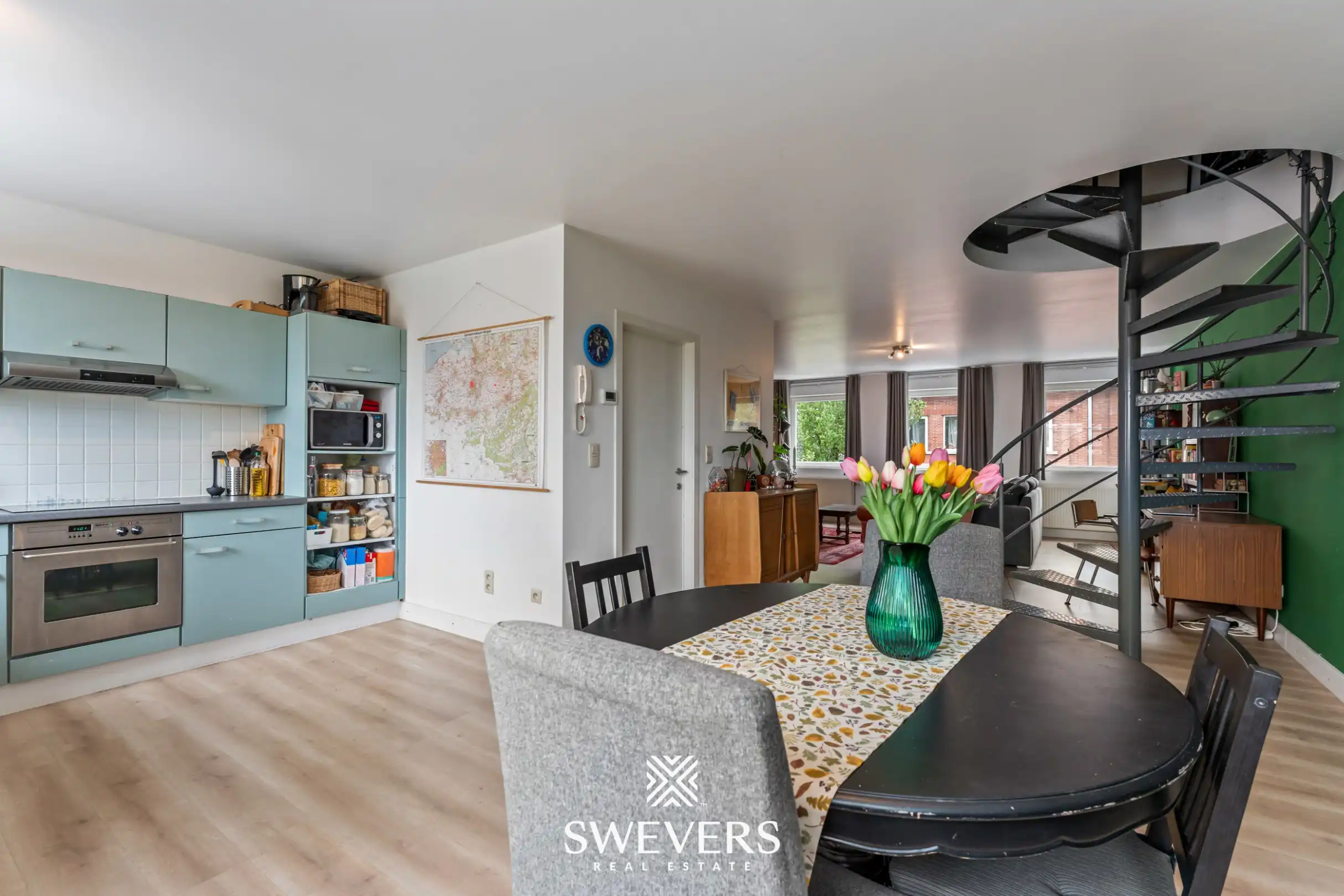 Instapklaar ruim duplex-appartement met 3 slaapkamers op toplocatie foto 9
