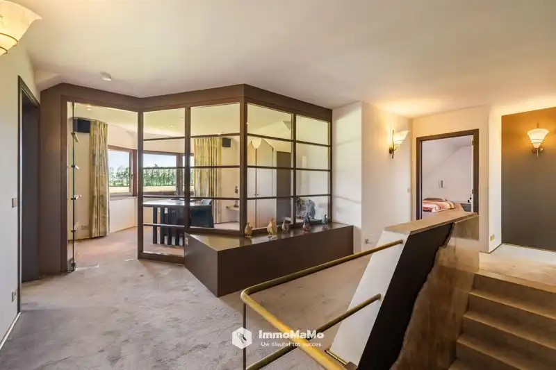 UNIEKE VILLA MET BINNENZWEMBAD EN PAARDENSTALLEN OP EEN TOPLOCATIE TE KOOP IN MENDONK (GENT) foto 34