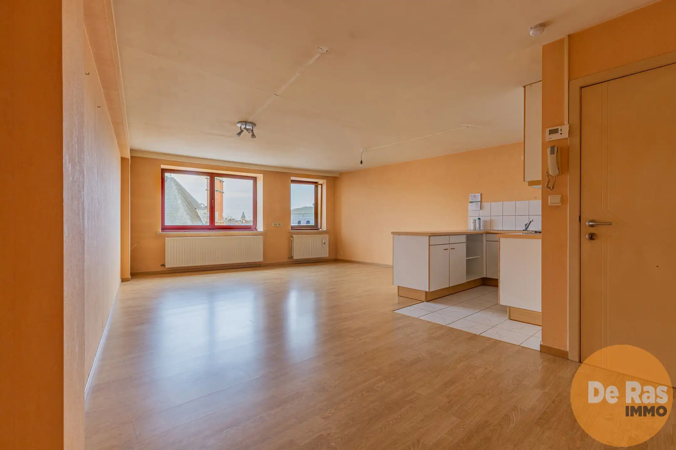 HERZELE – Starters -opbrengsteigendom, pal in het centrum foto 2