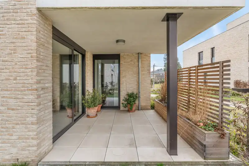 Recent en energiezuinig, gelijkvloers appartement met tuin, autostaanplaats en berging foto 2