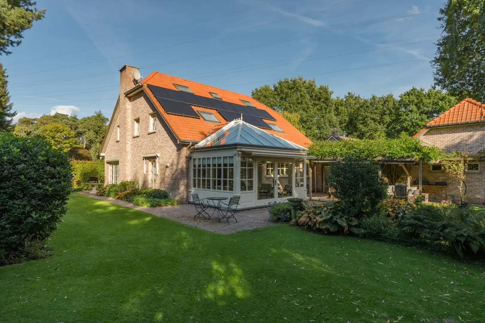 Charmante & sfeervolle, instapklare, energiecorrecte (EPC B) villa-landhuis met 6 slaapkamers, 3 badkamers, bureau én dubbele garage. foto 64