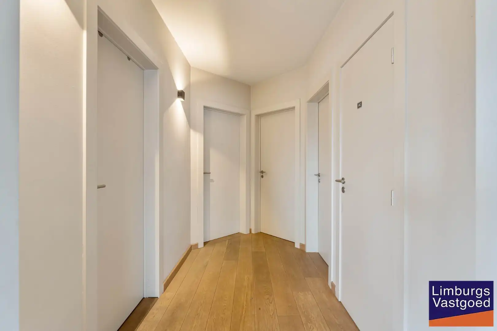 Industrieel gebouw,1.696m², met kantoren 120m² + appartement 120m², Genk-Zuid foto 30