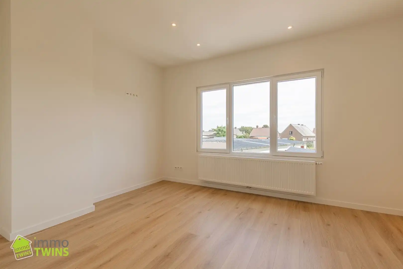 Te koop Instapklare ruime woning met achterliggende weide in Zele foto 24
