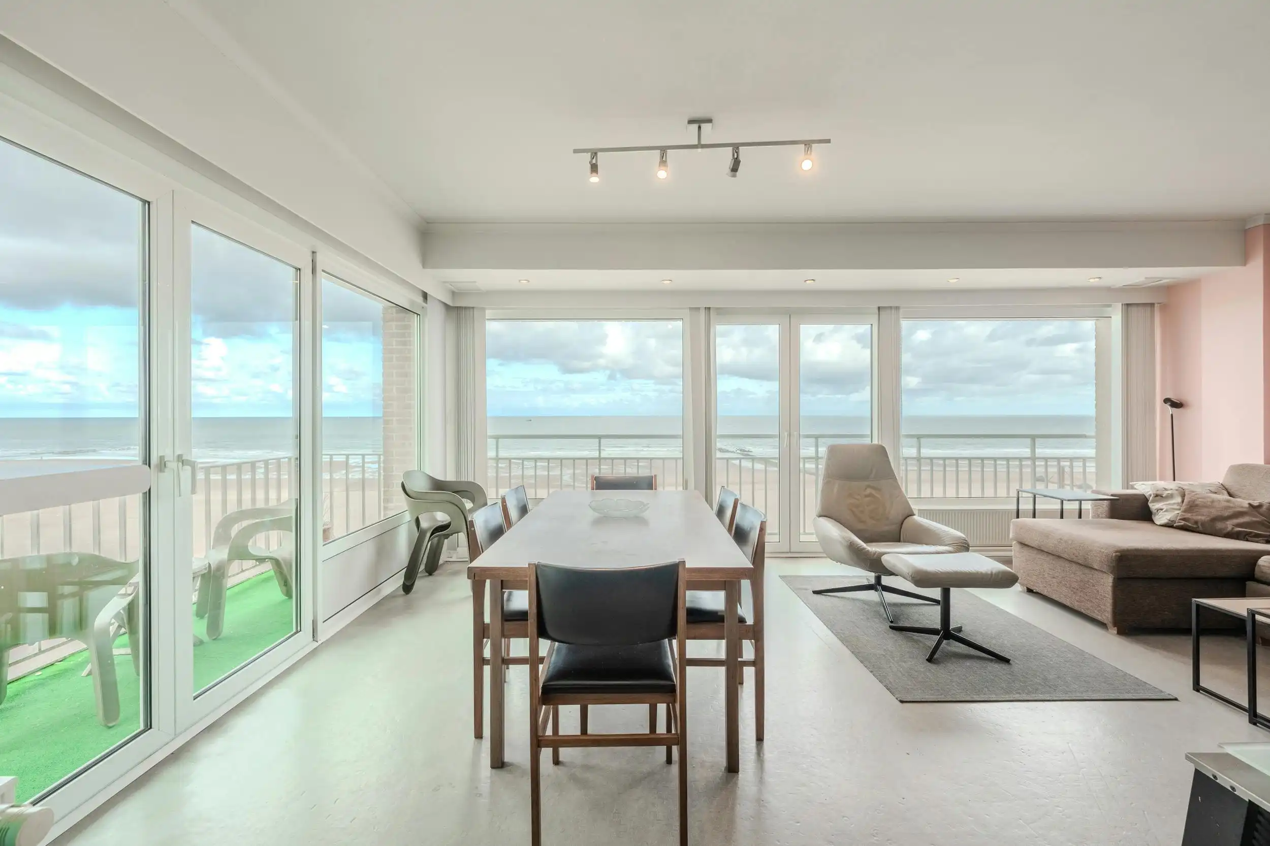 Prachtig hoekappartement met zeezicht en 2 slaapkamers !  foto 2