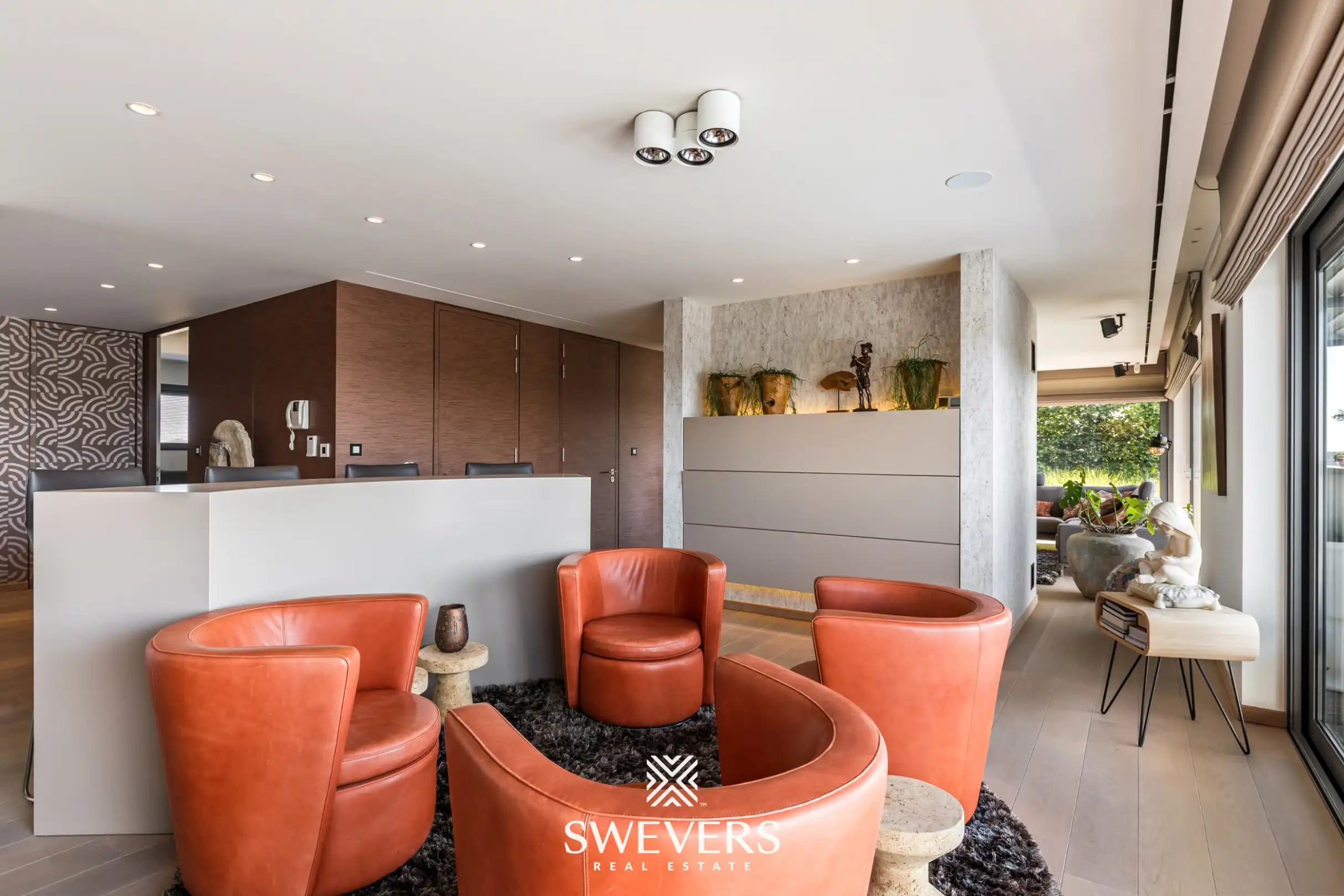 Exclusief penthouse met veel lichtinval en ruim panoramisch terras met prachtig ver uitzicht in centrum Genk foto 8