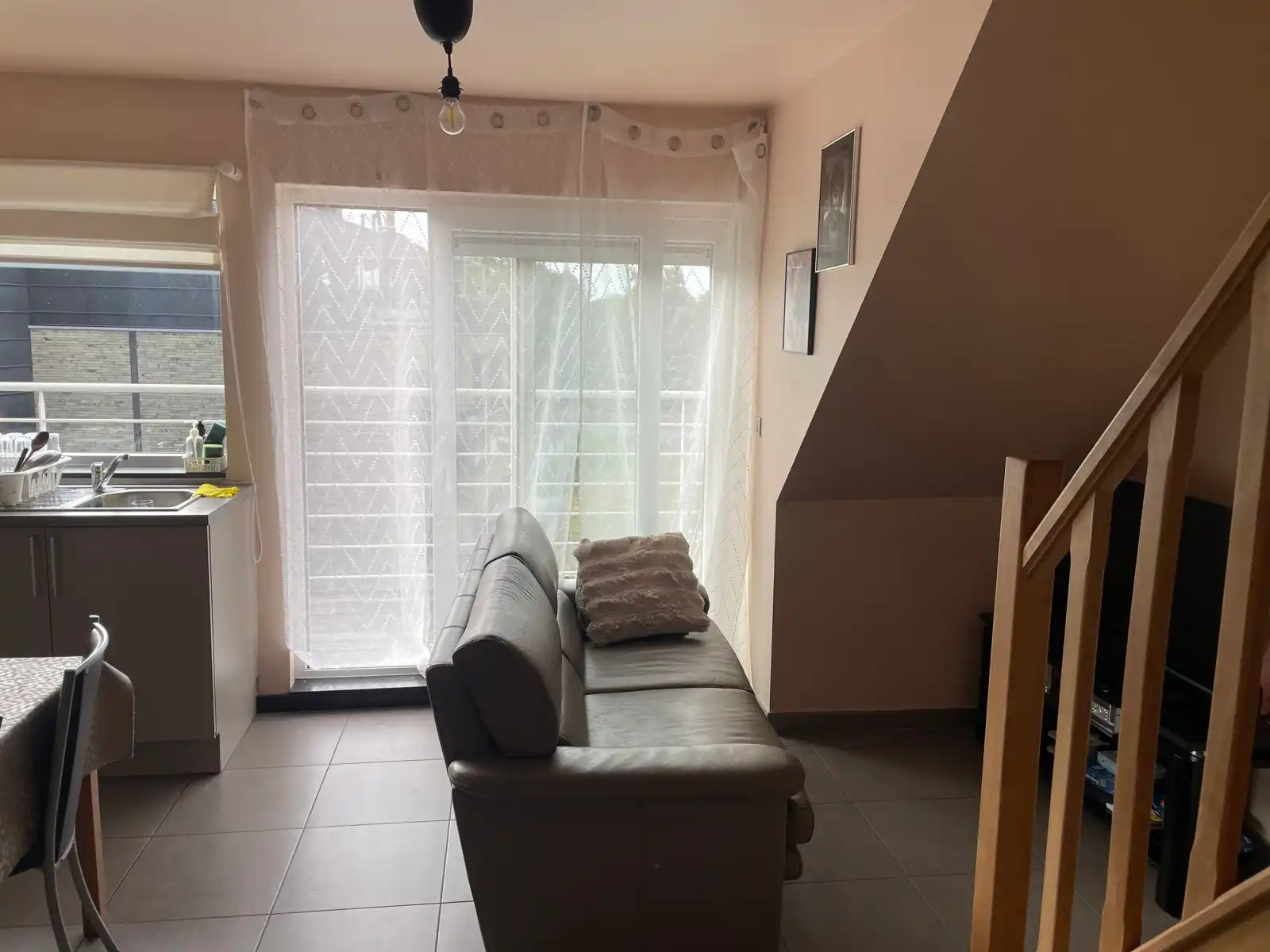 Charmant duplexappartement te huur op toplocatie in Wetteren. foto 2