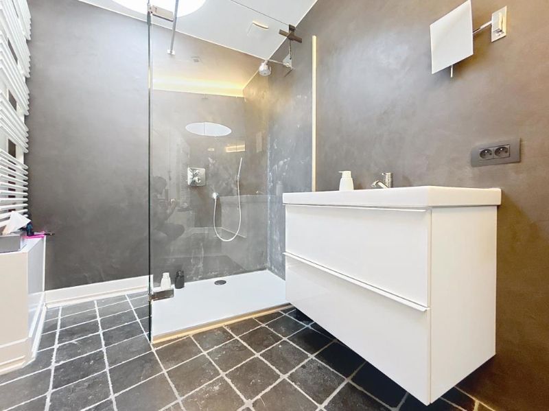 Te koop :Wonen en werken in hartje Roeselare ! foto 9