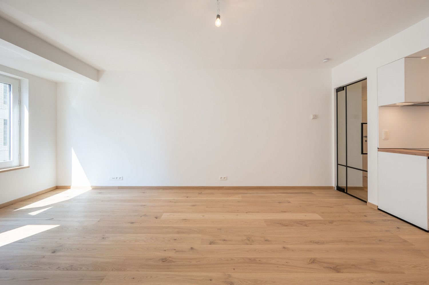 Instapklaar 2-slaapkamerappartement met zijdelings zeezicht te Heist foto 4