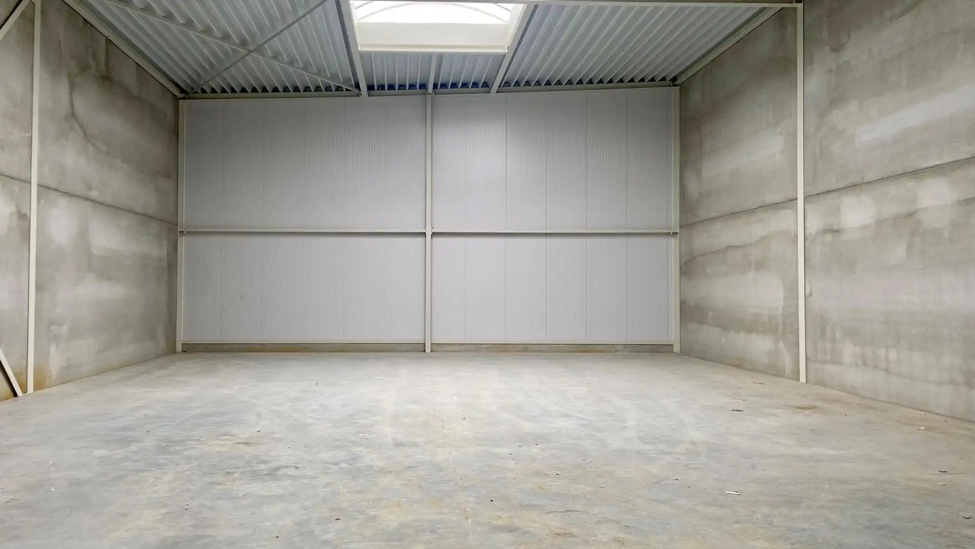 VEELZIJDIGE KMO-UNIT VAN 234m2 TE HUUR OP BEDRIJVEN PARK LAAR26 TE LUMMEN foto 2