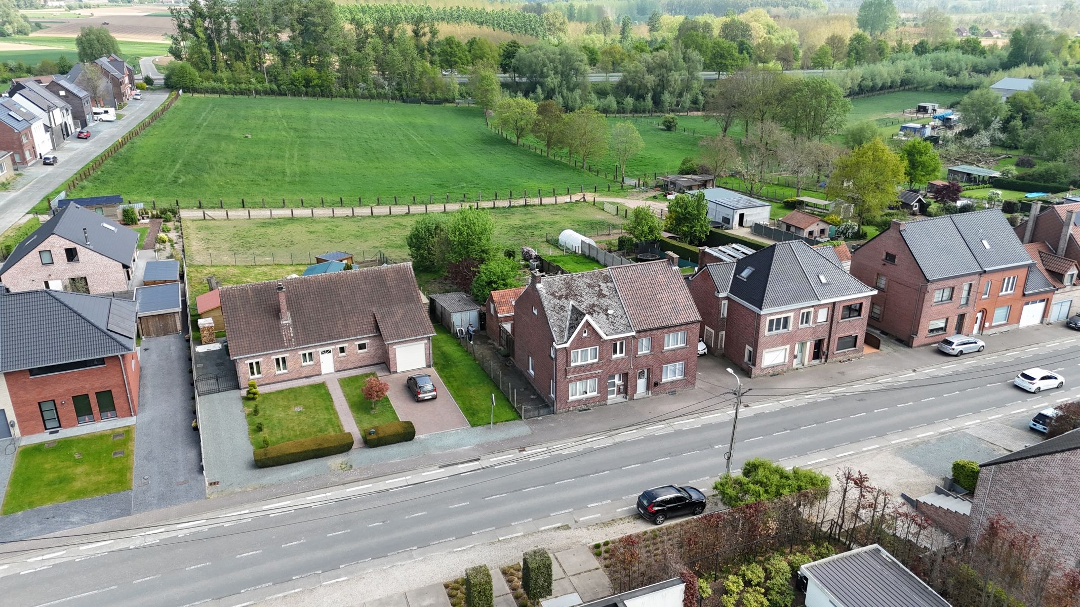 Halfopen bebouwing met tuin foto 11