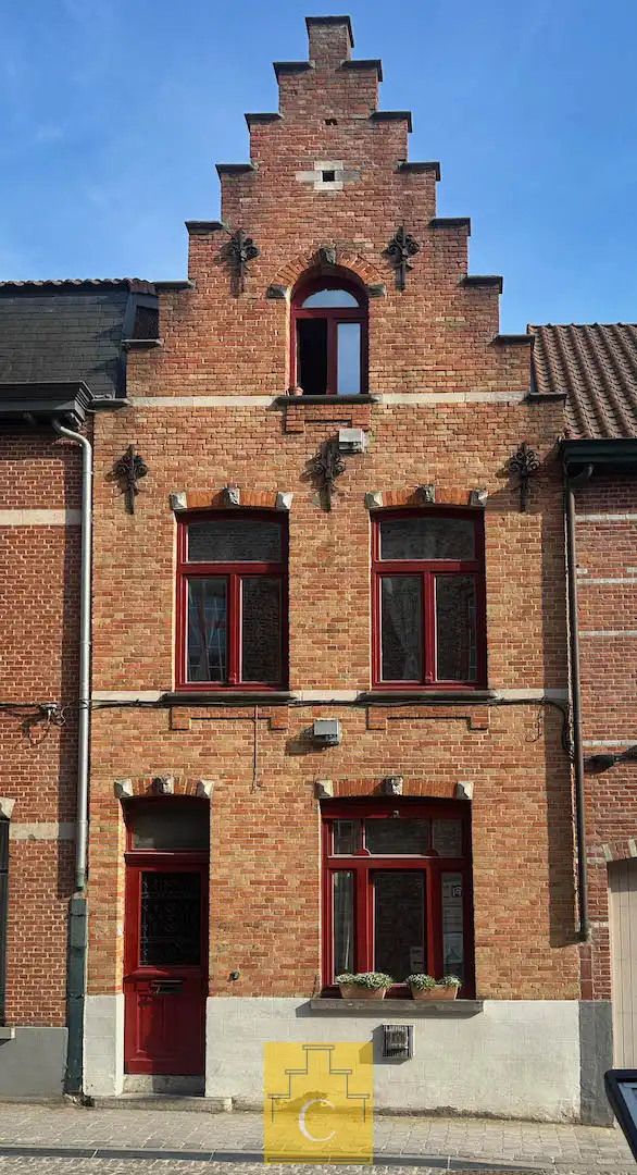 authentiek trapgevelhuis met zonnige stadstuin op toplocatie nabij het Minnewater foto 2