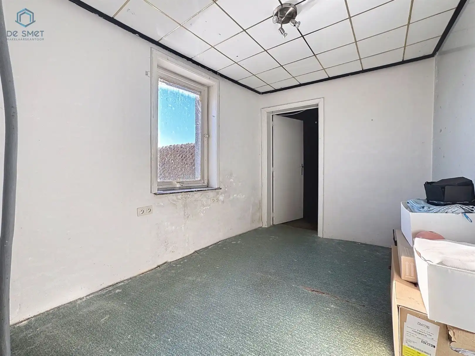 Ruime woning met veel potentieel! foto 16