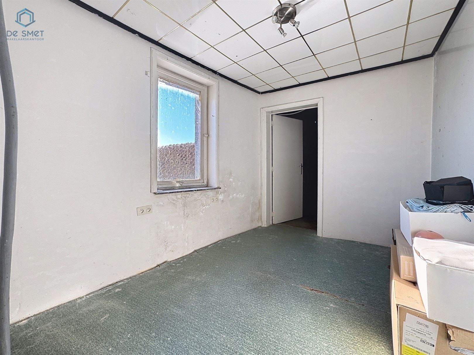 Ruime woning met veel potentieel! foto 16