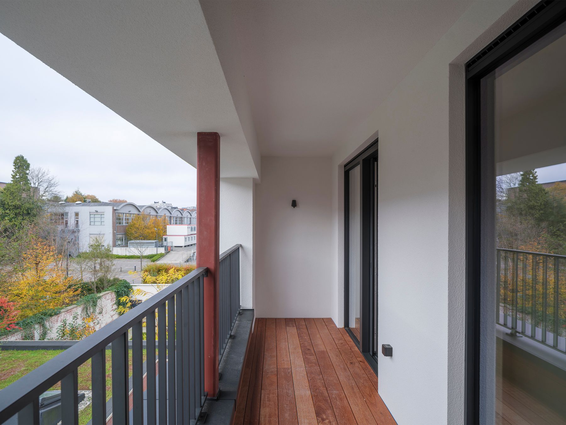 Ruim en luxueus drie slaapkamer appartement aan de Stropkaai foto 17