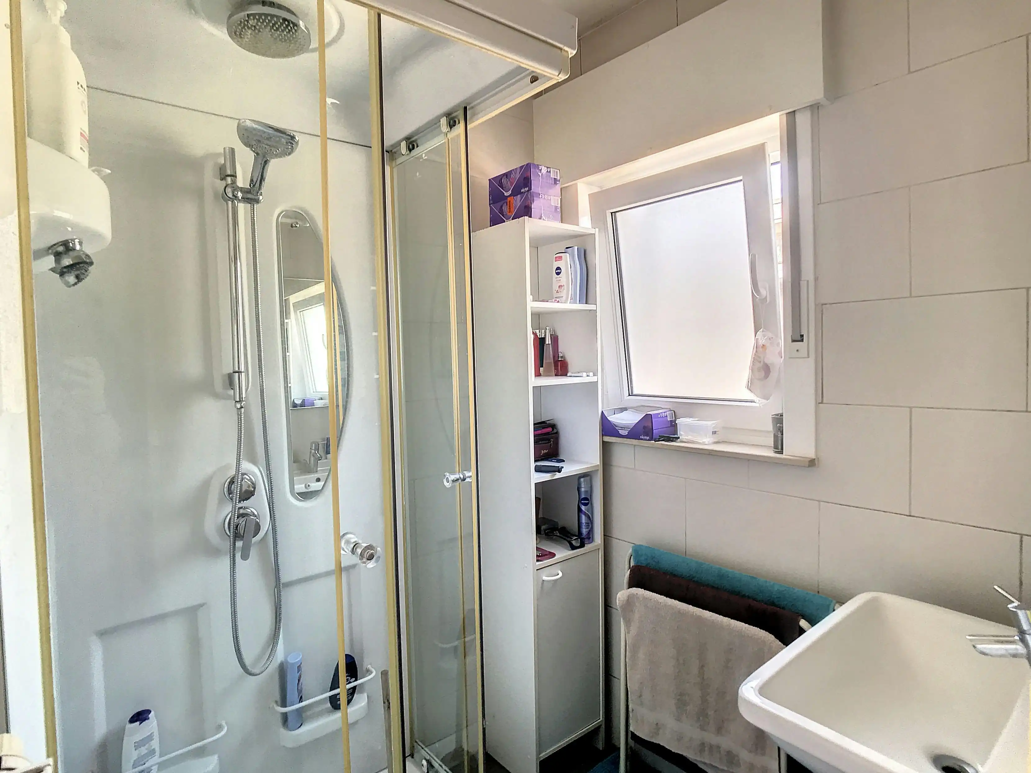 Lichtrijk appartement te koop met 2 slaapkamers en garagebox te Sint-Michiels foto 4