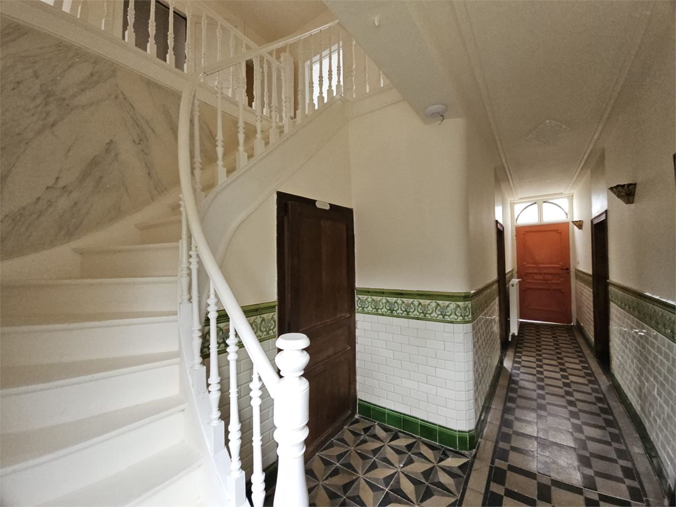 Authentieke woning met binnentuin en bijgebouw foto 13