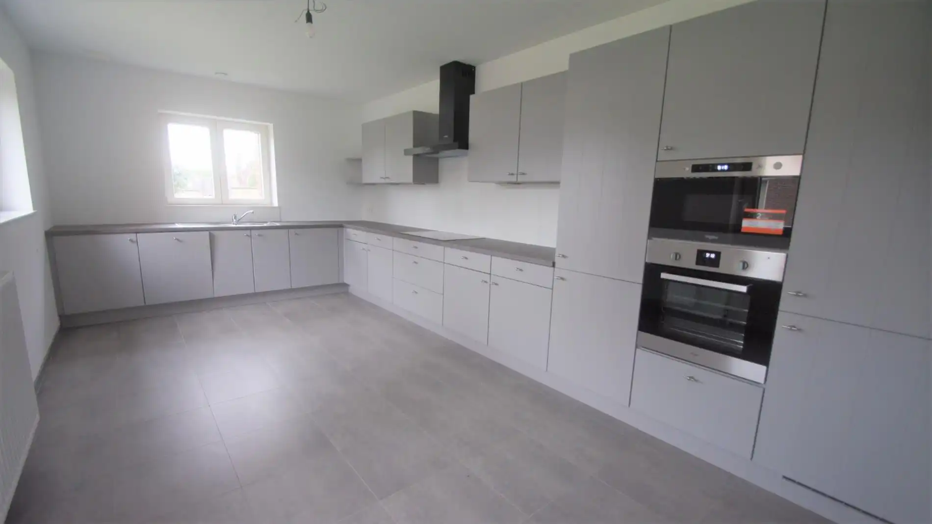 Zeer recente woning met 3 ruime slpks, tuin en terras foto 4