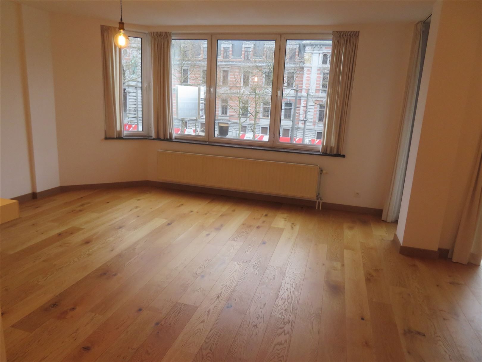 Appartement (100m²) met 2 slaapkamers in hartje Antwerpen! foto 3