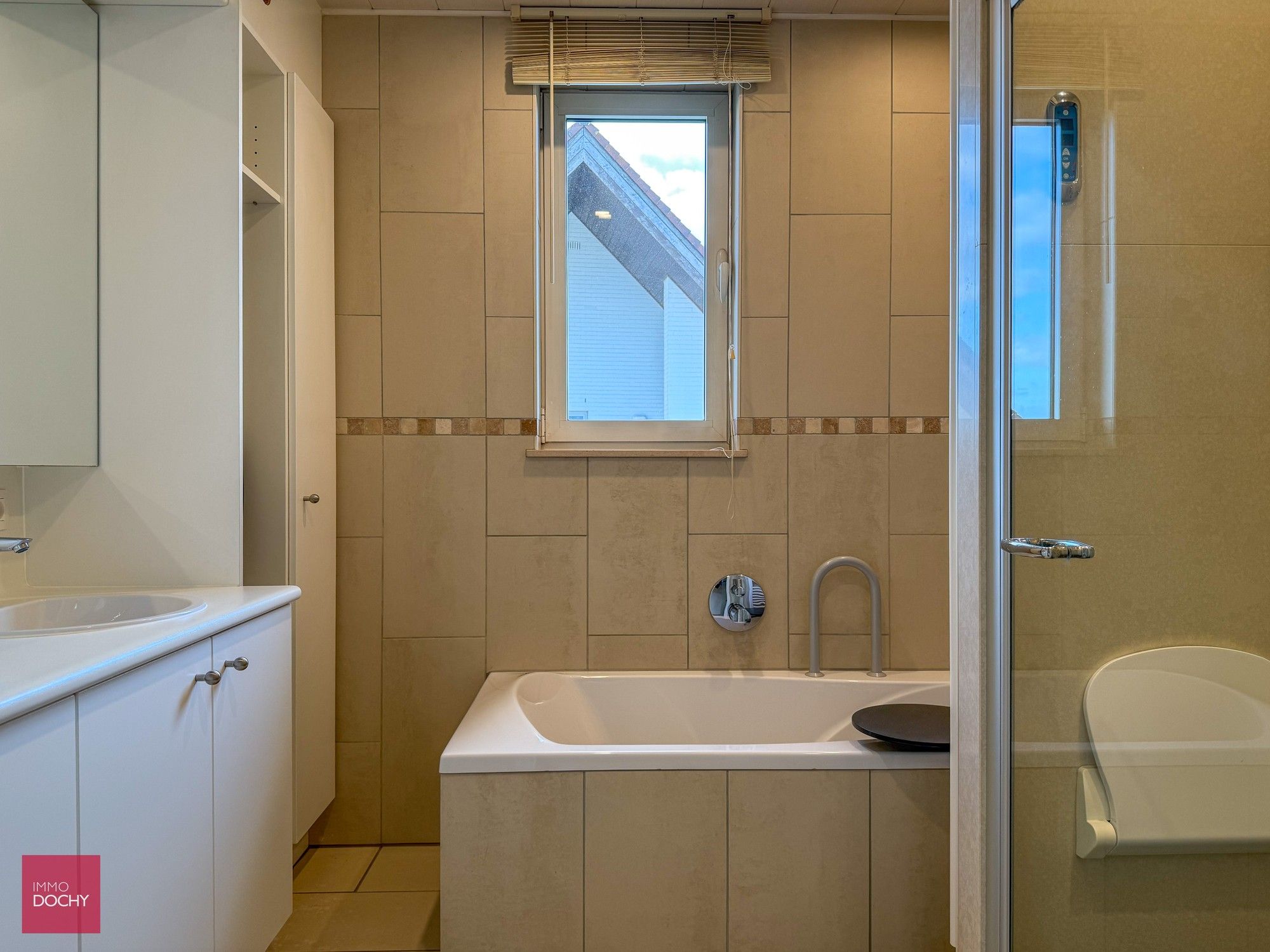 Instapklare PENTHOUSE met grote terrassen en groen verzicht | Potegemstraat foto 7