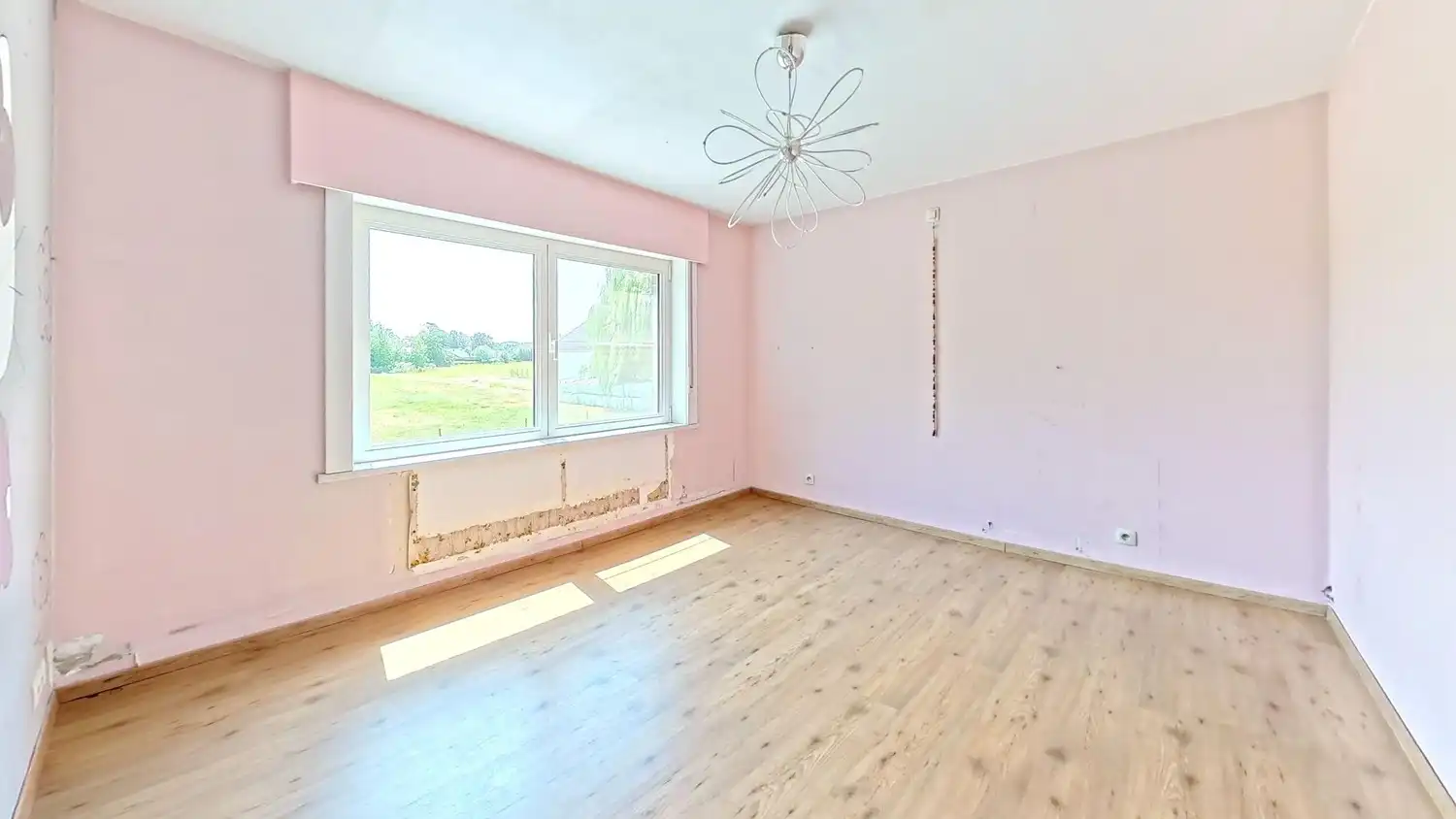 Ruime woning met 4 slaapkamers! foto 8