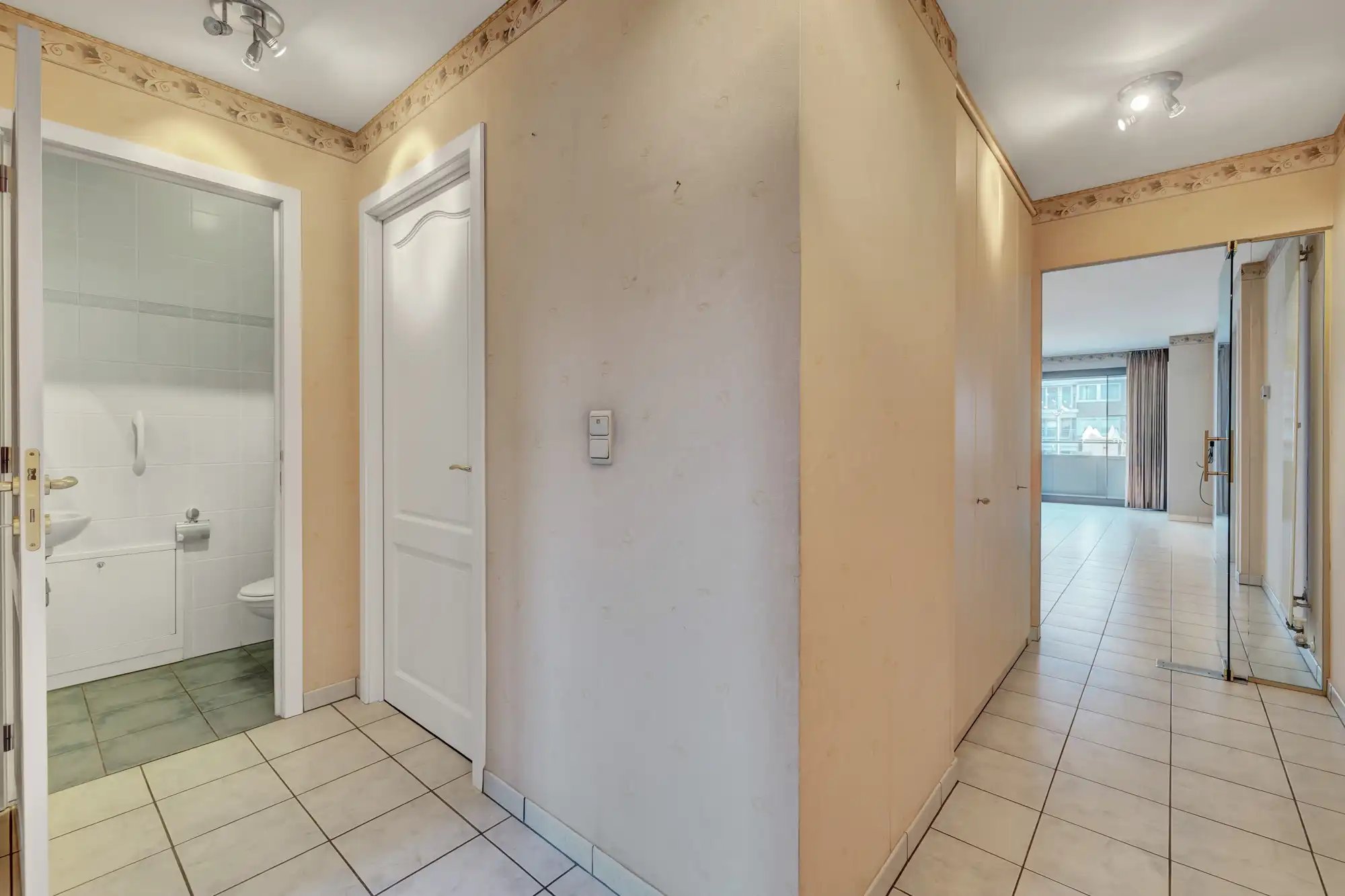 Ruim appartement met ruime garage en twee terrassen foto 10