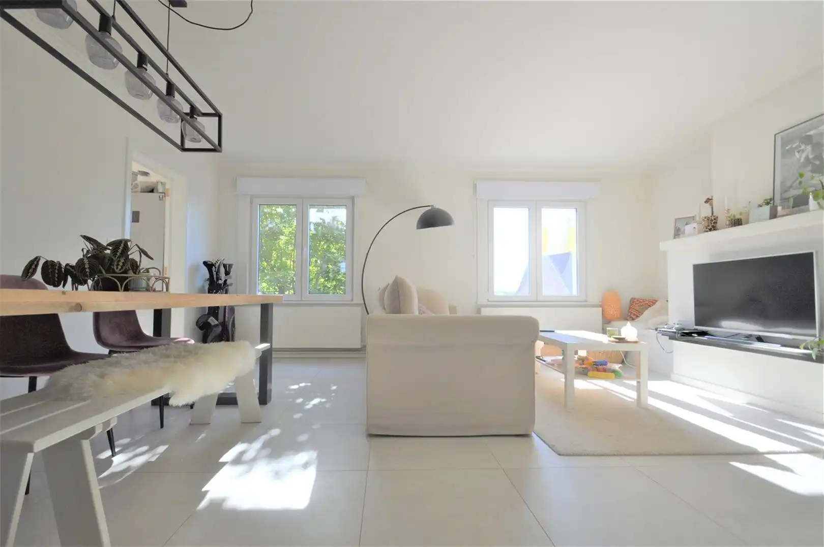 Gerenoveerd appartement te Sint-Gillis foto 3