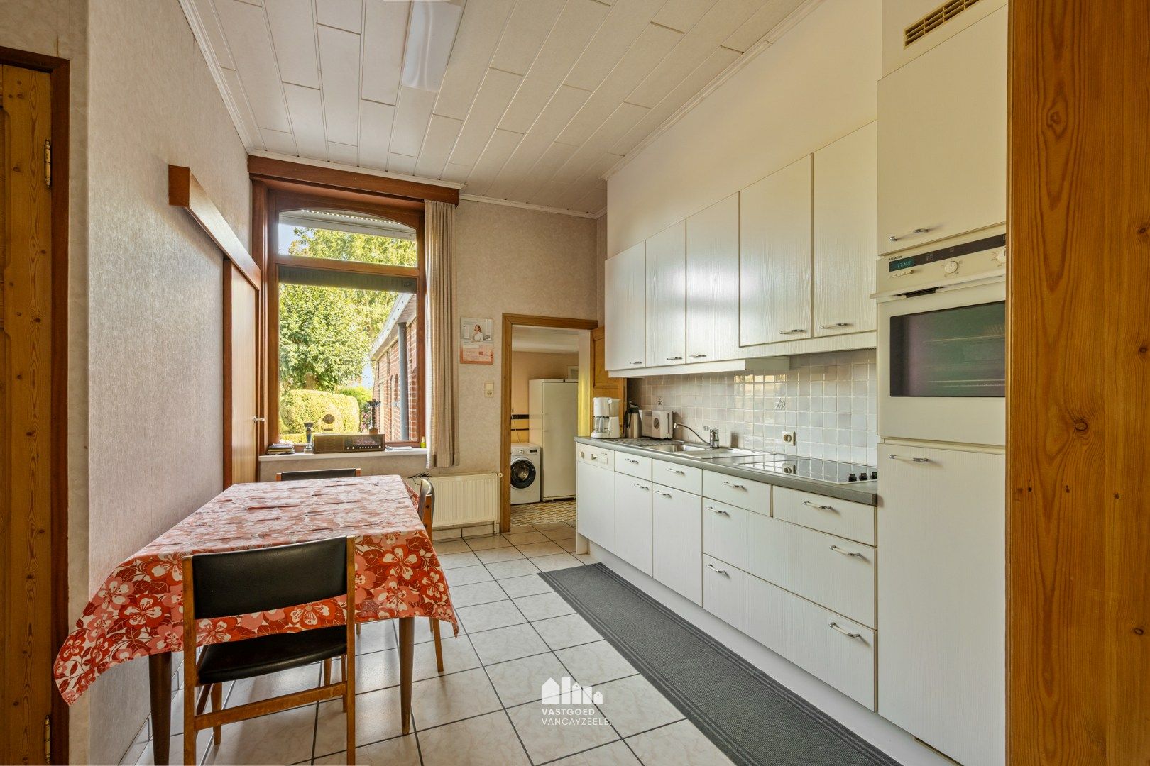 Woning met prachtig open zicht op tuin/weide en achterliggende velden – perceel van 1,67 HA foto 18